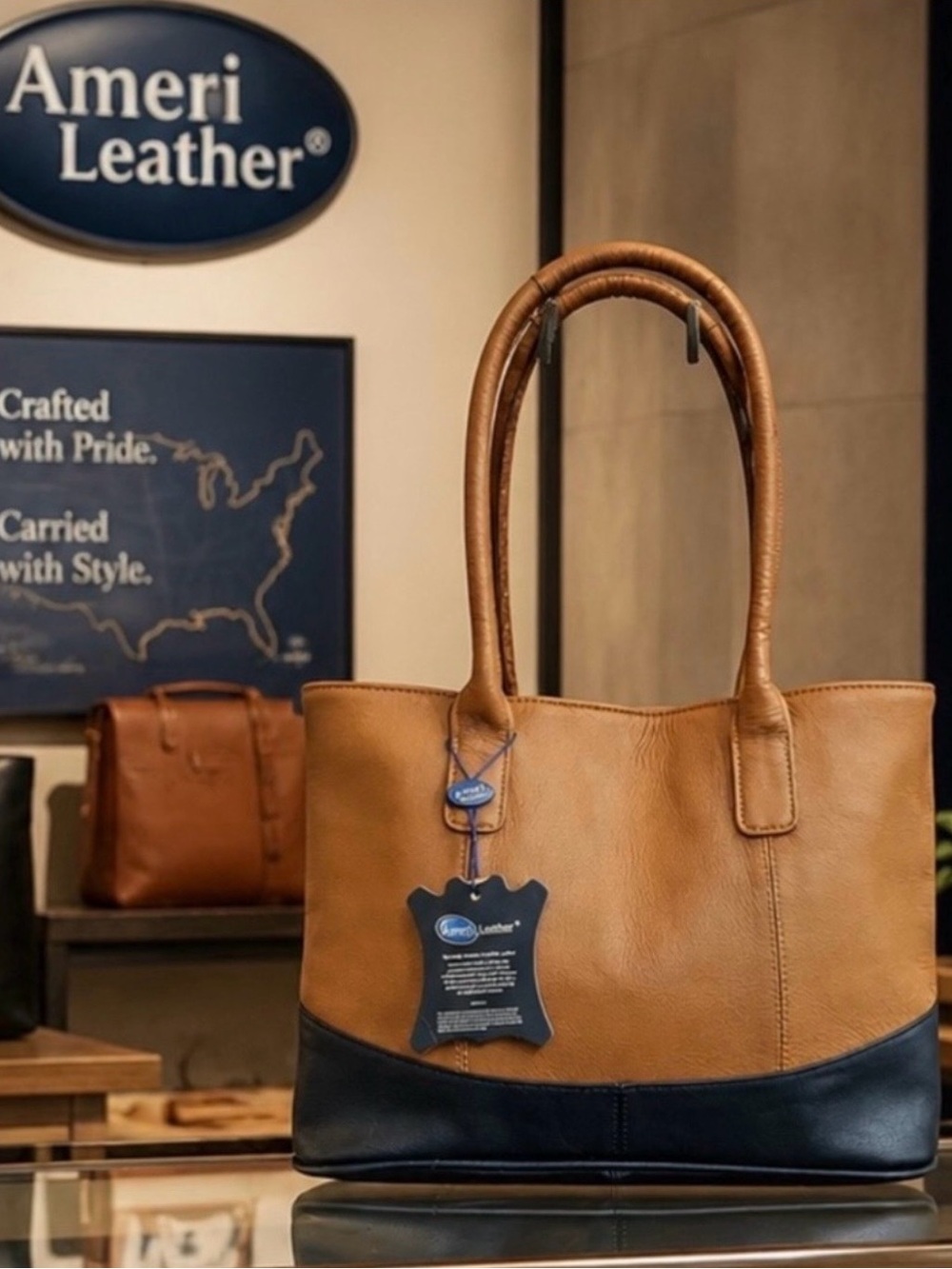 AmeriLeather two tone
Caramel & black buttery leather
tote 15.50 x 10.5 NWT